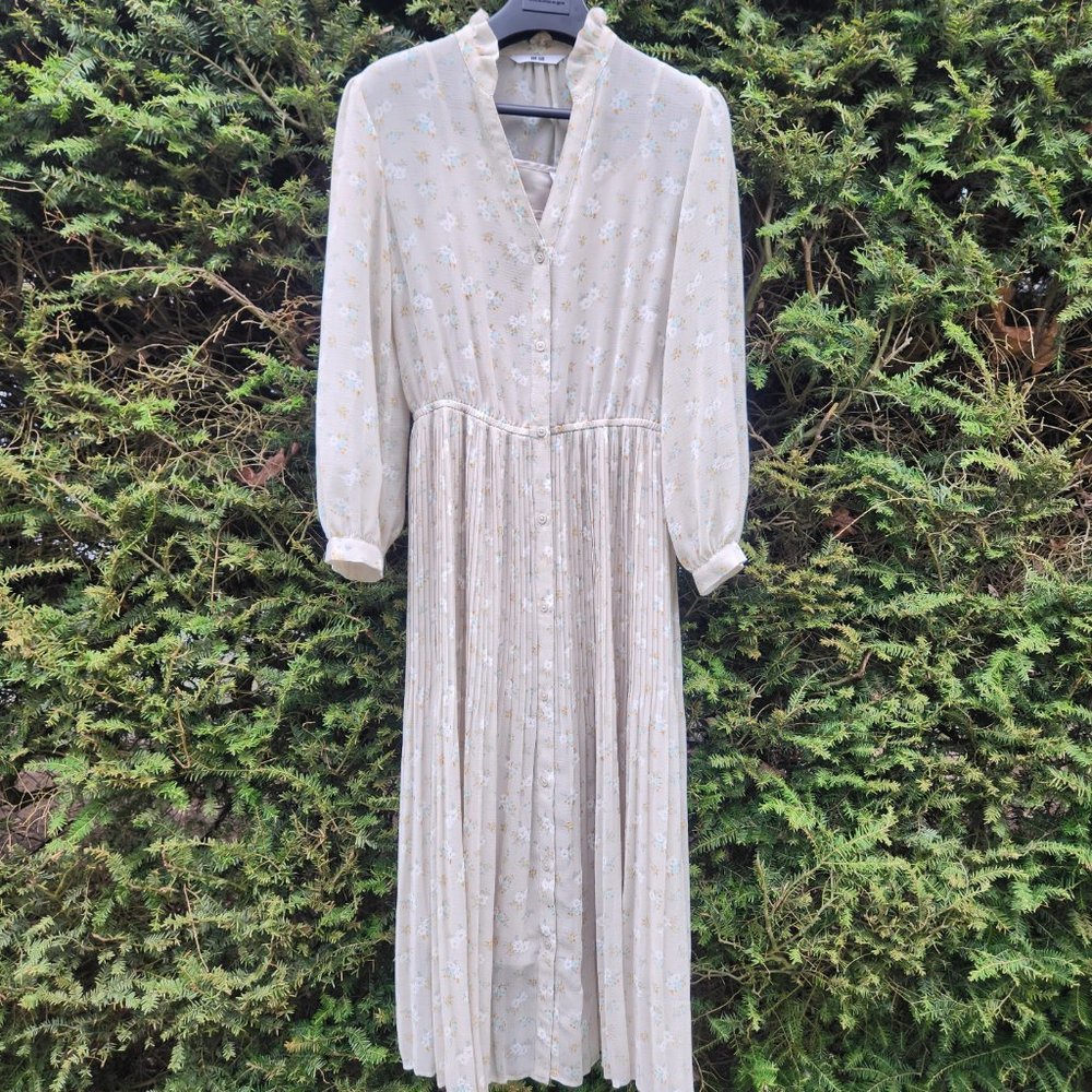 Uniqlo Pleated Chiffon Dress - Picture 10 of 14